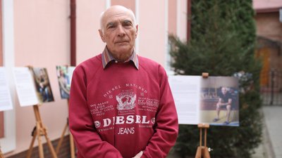 "Це історії мільйонів українців". У Чернівцях презентували виставку про людей, які постраждали через війну "Це історії мільйонів українців". У Чернівцях презентували виставку про людей, які постраждали через війну