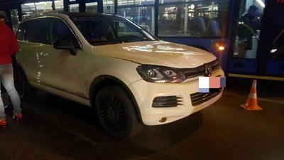 Позашляховик, який, за версією поліції, збив жінку Позашляховик, який, за версією поліції, збив жінку