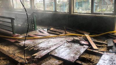На Закарпатті рятувальники ліквідували пожежу у школі На Закарпатті рятувальники ліквідували пожежу у школі