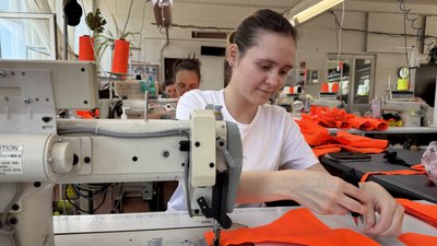 Опанувала жестову мову й навчилася шити: історія переселенки з Донеччини Ольги