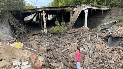 "Прилетіло от чотири ракети". Що розповідають місцеві жителі про нічний ракетний обстріл Запоріжжя