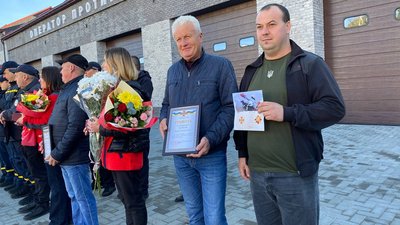 У Черкасах нагородили спецслужби, які ліквідували наслідки ракетного удару по готелю