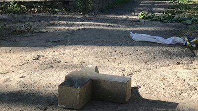 Побили вікна у церкві й пошкодили хрести на цвинтарі у Рівному Побили вікна у церкві й пошкодили хрести на цвинтарі у Рівному