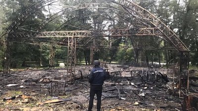 Уламки ракети "С-300" вилучили на території знищеного РФ ресторану у Харкові — поліція