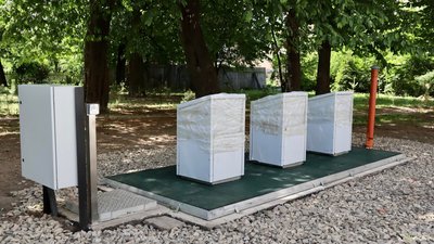У Коломиї на Прикарпатті встановили нові підземні контейнери для сміття