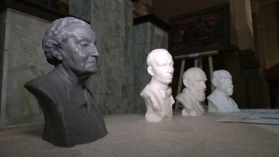 Доступне візуальне мистецтво. У Франківську два музеї отримали копії експонатів для людей із вадами зору Доступне візуальне мистецтво. У Франківську два музеї отримали копії експонатів для людей із вадами зору
