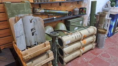Залишки боєприпасів, одяг, сухпайки. У Кропивницькому створили музей трофеїв з поля бою
