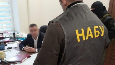 Антикорупційний суд взяв під варту посадовця Держгеокадастру Хмельниччини