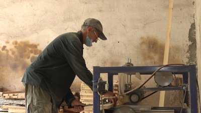 Релоковане з Донеччини підприємство виготовляє на Черкащині вулики, рамки та інвентар для бджолярів