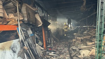 "Вчора було все, сьогодні вже нічого". На Миколаївщині ліквідують наслідки обстрілу "Вчора було все, сьогодні вже нічого". На Миколаївщині ліквідують наслідки обстрілу