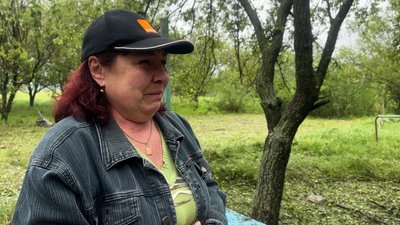 "Ось тут жила моя свекруха, тепер під завалами": жителі Костянтинівки — про авіаудар по 9-поверхівці "Ось тут жила моя свекруха, тепер під завалами": жителі Костянтинівки — про авіаудар по 9-поверхівці