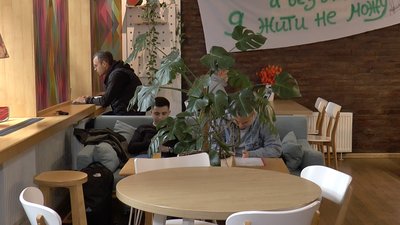Із обмеженнями або перевіркою вакцинації: на Полтавщині діє «жовта» карантинна зона Із обмеженнями або перевіркою вакцинації: на Полтавщині діє «жовта» карантинна зона
