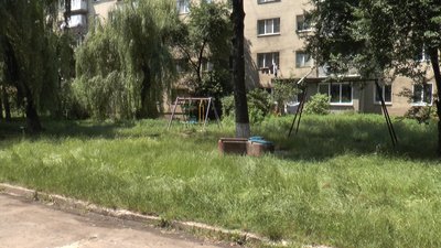 Стало відомо, скільки дворів цьогоріч облаштують комунальники у Франківську Стало відомо, скільки дворів цьогоріч облаштують комунальники у Франківську