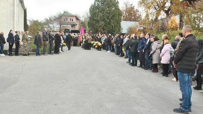 У Хмельницькому попрощались з воїнами Олексієм Сорвіловим та Олександром Комарніцьким