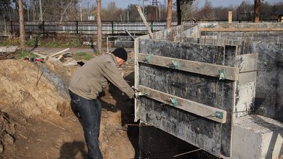 Відвар із шипшини та вітамінізовані корми: як вінницький зоопарк готується до зими Відвар із шипшини та вітамінізовані корми: як вінницький зоопарк готується до зими