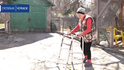 Як соцпрацівники Черкас доглядають за самотніми людьми під час карантину Як соцпрацівники Черкас доглядають за самотніми людьми під час карантину