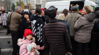 РФ за добу обстріляла Херсон понад 16 разів, влучила у пункт Червоного Хреста — Зеленський
