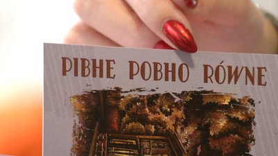 Студентка з Рівного створила поштові листівки з архітектурними пам'ятками міста Студентка з Рівного створила поштові листівки з архітектурними пам'ятками міста