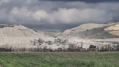 Кар'єр під Білогорськом значно шкодить екології Криму — еколог