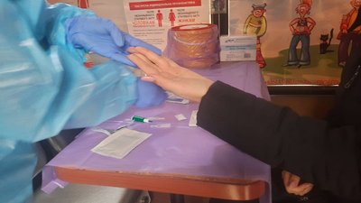 День боротьби зі СНІДом: херсонців безплатно тестували на ВІЛ-інфекцію День боротьби зі СНІДом: херсонців безплатно тестували на ВІЛ-інфекцію