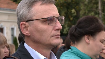 У Коломиї на Прикарпатті сотні людей прощалися із загиблим бійцем "десятки" Любомиром Бордуном У Коломиї на Прикарпатті сотні людей прощалися із загиблим бійцем "десятки" Любомиром Бордуном