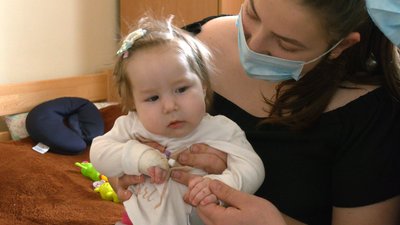 "Дитина хоче жити". На Франківщині у 7-місячної дівчинки діагностували рідкісне захворювання "Дитина хоче жити". На Франківщині у 7-місячної дівчинки діагностували рідкісне захворювання