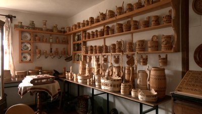 Понад 40 років займається бондарством: майстер з Косова Йосип Приймак