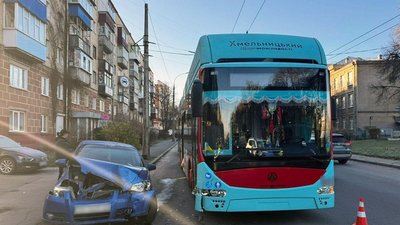 У Хмельницькому по вулиці Кам'янецькій сталась дорожньо-транспортна пригода