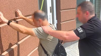 У Миколаєві затримали 3 чоловіків, які виготовляли документи для військовозобов'язаних