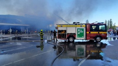 Російська армія обстріляла ТРЦ у Кременчуці — там було понад тисячу людей. Онлайн Російська армія обстріляла ТРЦ у Кременчуці — там було понад тисячу людей. Онлайн