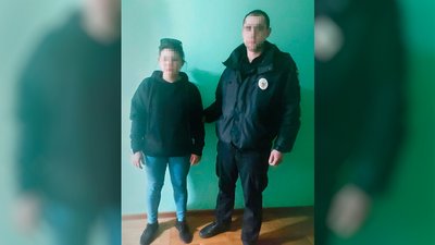 Ошукала пенсіонерку на 600 доларів США та 80 тисяч гривень: у Чернігові затримали підозрювану у шахрайстві