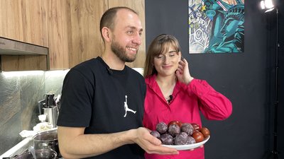 "Тільки в лушпинні": великодні рецепти фарбування яєць родини блогерки Даші Євтух "Тільки в лушпинні": великодні рецепти фарбування яєць родини блогерки Даші Євтух