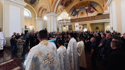 У Мукачеві попрощалися із загиблим на війні Павлом Поповичем