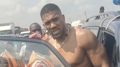 Ентоні Джошуа після аварії