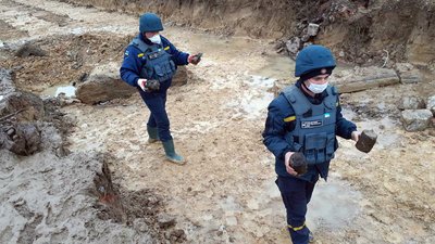 На Закарпатті під час ремонту дороги знайшли боєприпаси часів Другої світової