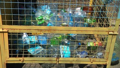 На Одещині учні сортують сміття, а отримані кошти витрачають на потреби школи На Одещині учні сортують сміття, а отримані кошти витрачають на потреби школи