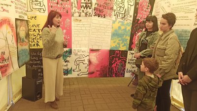 "В голові рій думок про війну": у Вінниці проходить мистецька акція на підтримку України "В голові рій думок про війну": у Вінниці проходить мистецька акція на підтримку України