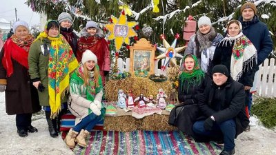 На Житомирщині встановили новий рекорд України – близько 4,5 годин співали колядки та щедрівки На Житомирщині встановили новий рекорд України – близько 4,5 годин співали колядки та щедрівки