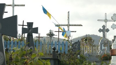 Таємне весілля, дитина з криївки та заповіт. Як чотири покоління підпільників УПА Cулими та Калини воюють за Україну Таємне весілля, дитина з криївки та заповіт. Як чотири покоління підпільників УПА Cулими та Калини воюють за Україну