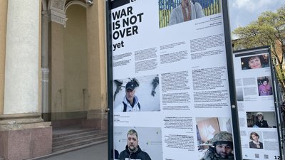 The war is not over yet»: у Полтаві презентували виставку про злочини Росії проти журналістів The war is not over yet»: у Полтаві презентували виставку про злочини Росії проти журналістів