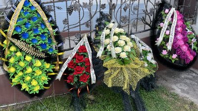 У Херсоні попрощались із загиблим військовим Олександром Юровим У Херсоні попрощались із загиблим військовим Олександром Юровим
