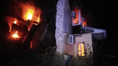 У Бахмуті під завалами багатоповерхівки можуть бути двоє людей