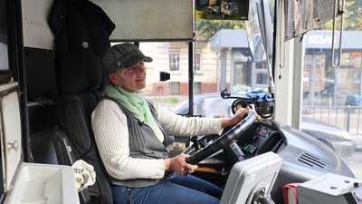 Водійка автобуса