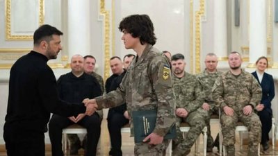 Ахов, державна нагорода, боєць "Азова", Віктор Гребінь, Зеленський