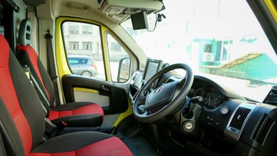 Діаспоряни з Великобританії передали в Тернопіль автомобілі швидкої допомоги