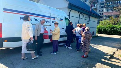 За першу годину роботи мобільного рентгенкабінету в Ужгороді його послугами скористалися понад 30 людей