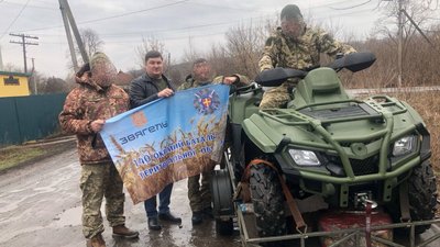 Пошашляховик, теплі речі та домашні смаколики. Ярунська громада із Житомирщини передала військовим допомогу на фронт Пошашляховик, теплі речі та домашні смаколики. Ярунська громада із Житомирщини передала військовим допомогу на фронт
