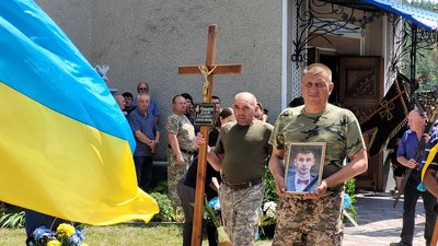 У громадах Тернопільщини прощаються з захисниками України У громадах Тернопільщини прощаються з захисниками України