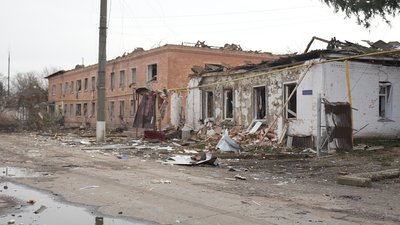 "На коліна українці ставати не будуть": мешканці Великої Писарівки про евакуацію "На коліна українці ставати не будуть": мешканці Великої Писарівки про евакуацію