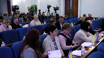 На 250 мільйонів менше, ніж цьогоріч. Житомирські депутати прийняли бюджет громади на 2023 рік На 250 мільйонів менше, ніж цьогоріч. Житомирські депутати прийняли бюджет громади на 2023 рік